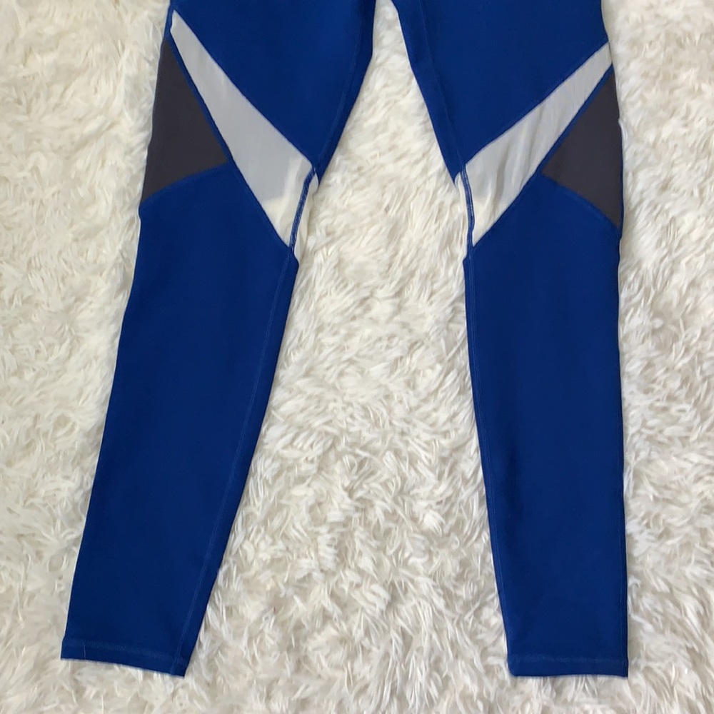 ❌SOLD❌
 Blue Activewear Leggings - Picture 2 of 6